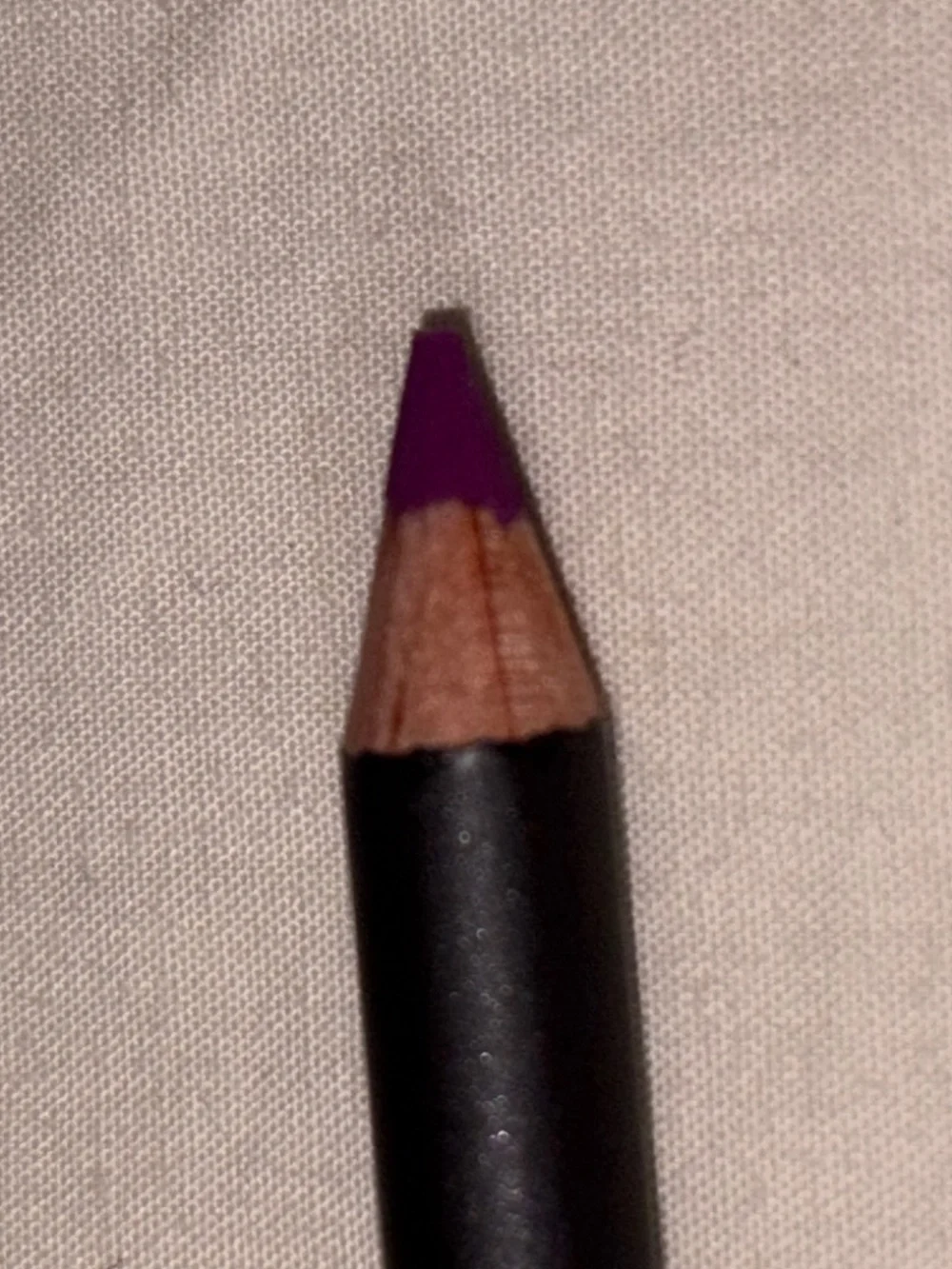 MAC Cosmetics Lip Pencil (Heroine)